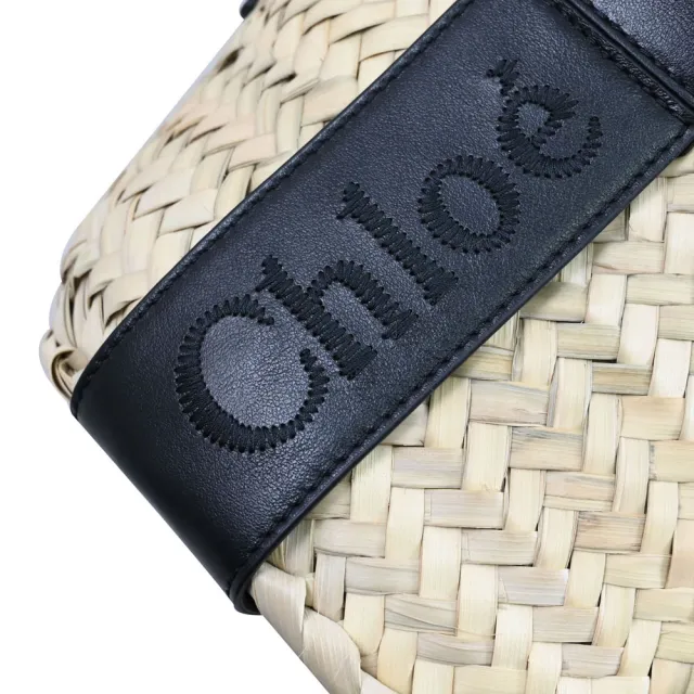【Chloe’ 蔻依】Sense 經典電繡LOGO手提斜背兩用包草編包(黑邊 小)