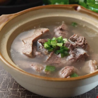 【國際牛肉店】900g冷凍清燉牛肉含湯(台灣溯源溫體牛肉)