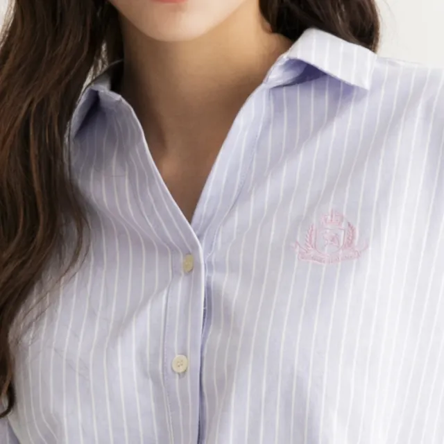 【Arnold Palmer 雨傘】女裝-質感品牌LOGO刺繡直條紋襯衫(淺藍色)
