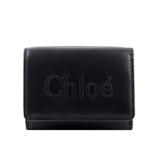 【Chloe’ 蔻依】Sense 刺繡標誌小款三折短夾(黑色)
