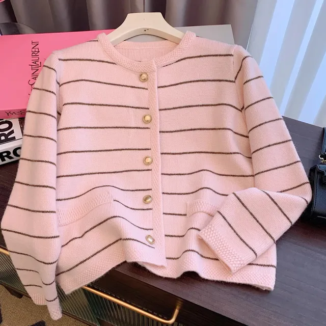 【BBHONEY】法式優雅小香風橫紋針織外套(冬季外套)