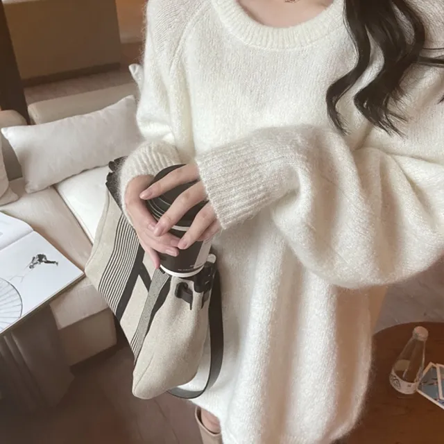 【Amirr 艾米爾】★馬海毛針織圓領寬鬆套頭上衣(女上衣/長袖/中長款)