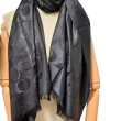 【COACH】COACH黑色C字 Logo羊毛真絲寬版長圍巾禮袋組贈原廠專櫃禮袋(羊毛真絲蠶絲母親節)