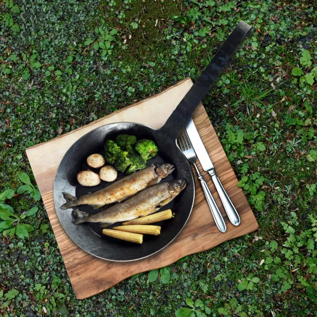 【德國turk鐵鍋】手工職人專業經典一體成型 熱鍛平底鍋長柄30cm 65530(台灣獨家總代理經銷)