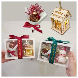 【KIRA與花花藝】聖誕LED小木屋×乾燥花束 交換禮物盒(附燭台、LED燈、酒巧克力二入/聖誕禮物/聖誕節)