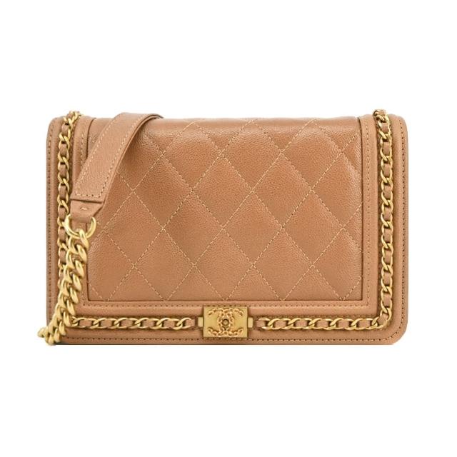 【CHANEL 香奈兒】經典Boy系列荔枝紋小牛皮金屬滾邊WOC斜背包(深米色)