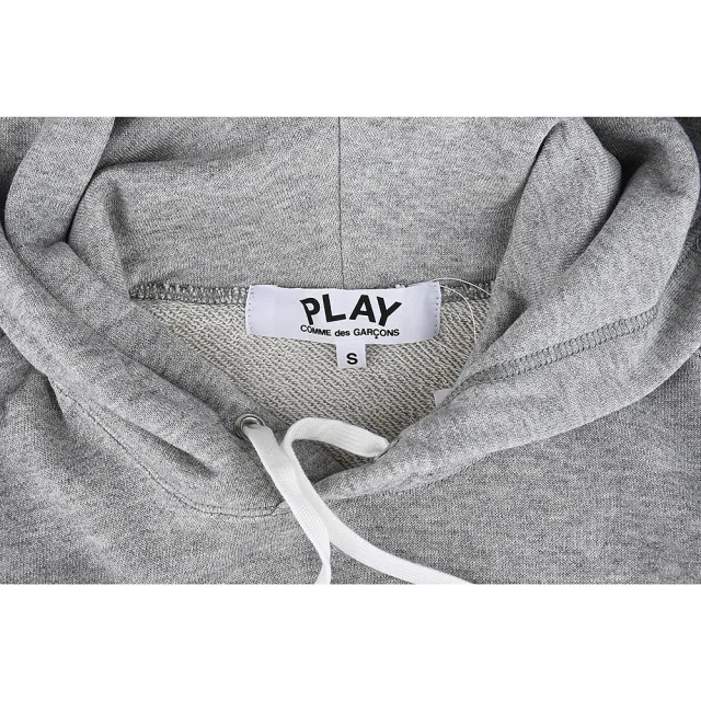 【Comme Des Garcons CDG】Comme Des Garcons Play愛心刺繡LOGO純棉連帽長袖T恤(灰x紅/女款)