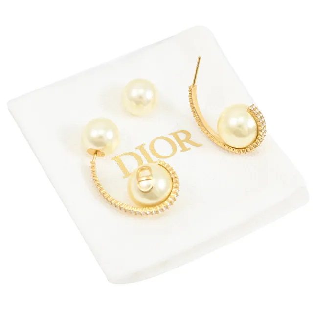 【Dior 迪奧】經典品牌雙珠水鑽弧形造型吊墜針式時尚耳環(金)