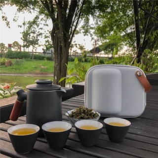 【Orange Plus 悅康品家】享憩茶 旅行陶瓷茶具組(泡茶杯 一壺四杯 隨身茶具 旅行茶具 露營茶具 沖茶壺)
