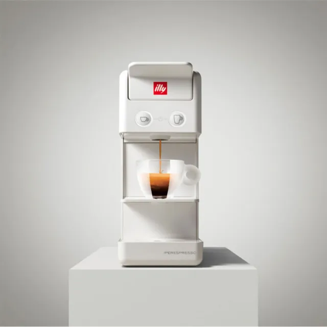 【illy】Y3.3 美型濃縮膠囊咖啡機升級版(尊爵白)