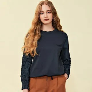 【OUWEY 歐薇】優雅花卉工藝手袖下擺抽繩上衣(深藍色；S-L；3223021607)