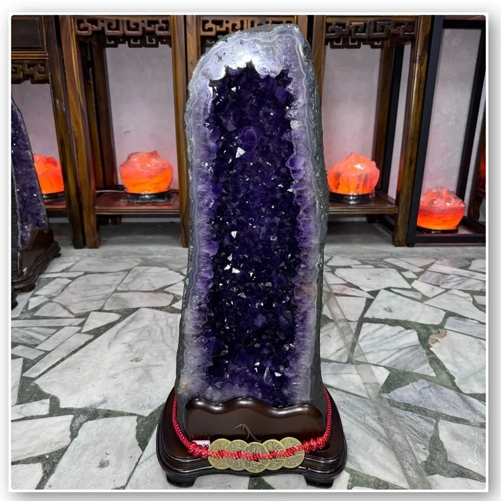 【千奇國際精品】ESPa++頂級巴西 紫水晶洞 32.7kg(共生千層多彩瑪瑙邊 滿鈦晶洞 有洞深)