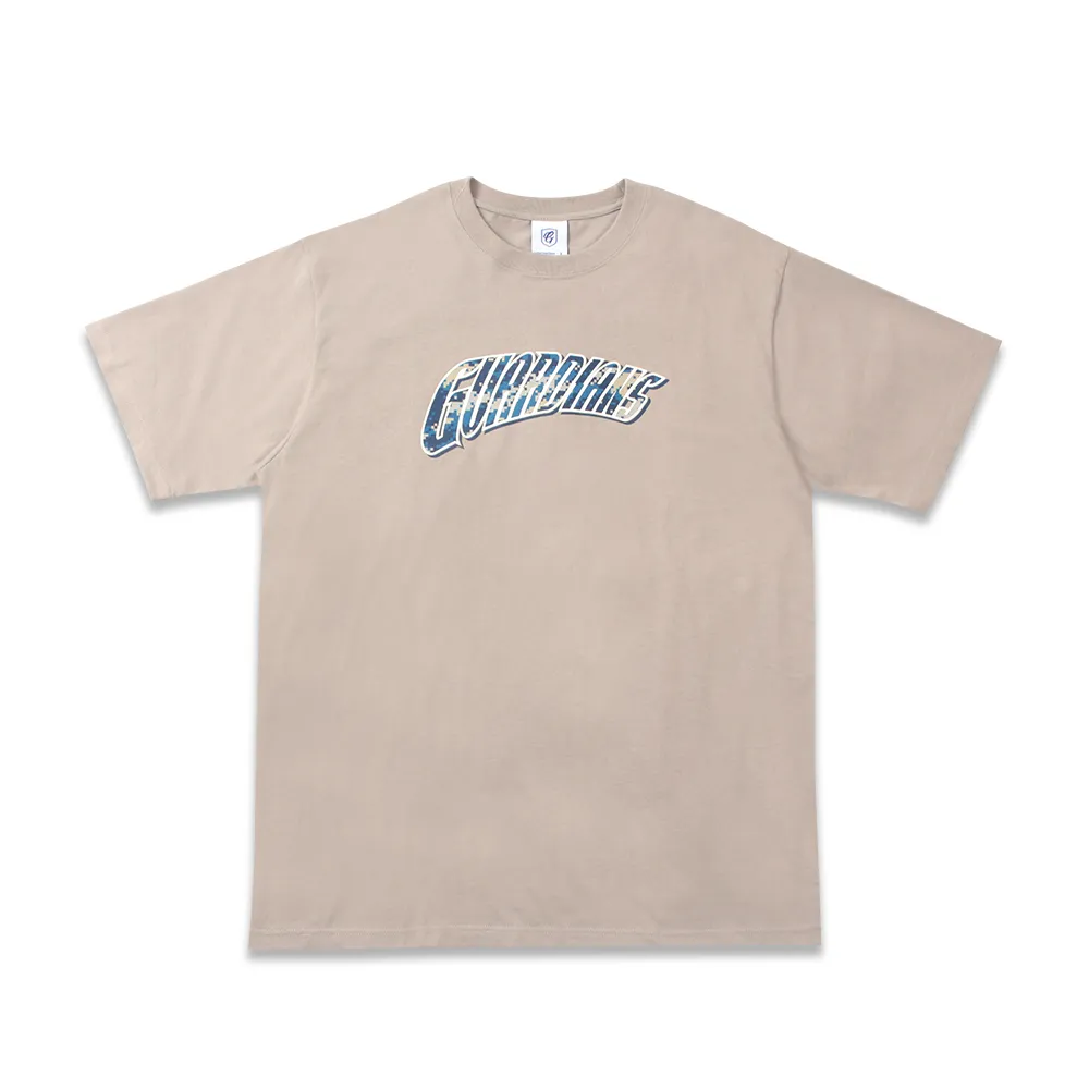 【富邦悍將】湛藍迷彩LOGO TEE(沙漠灰_S-3XL)