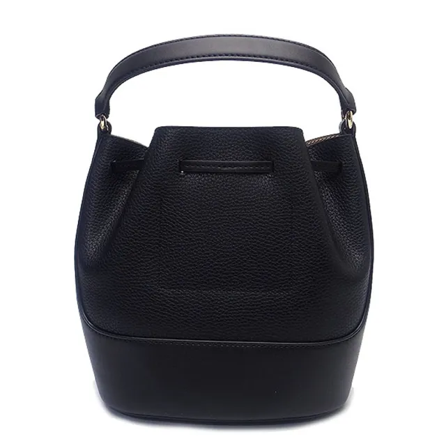 【Michael Kors】新款金屬MK LOGO全皮革手提斜背兩用水桶包(黑)