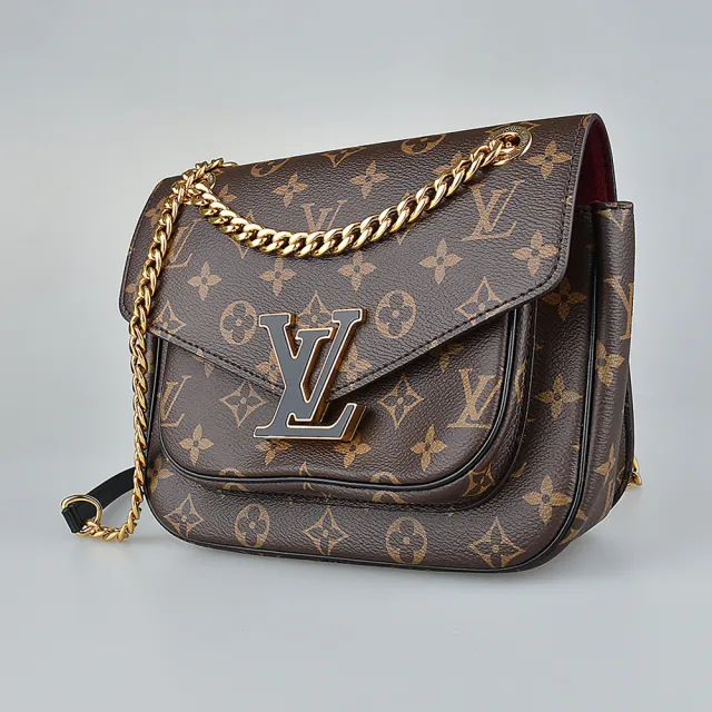 【Louis Vuitton 路易威登】LV M45592 Passy黑字LOGO印花Monogram帆布釦式斜背包(深咖啡x紅)