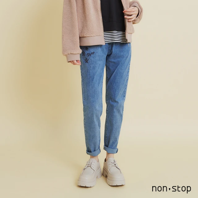 【non-stop】率性刺繡修身牛仔褲-1色