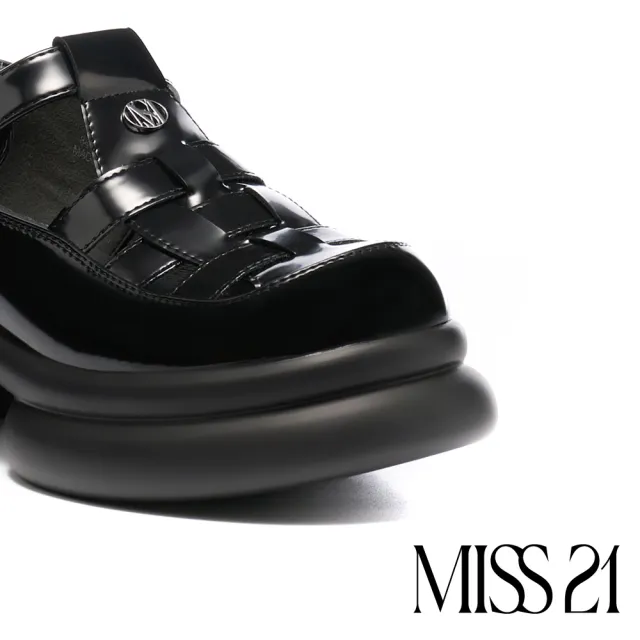 【MISS 21】酸溜溜個性LOGO釦T字簍空寬編織厚底鞋(黑)