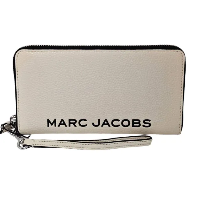 【MARC BY MARC JACOBS】MARC JACOBS 新款荔枝紋黑字LOGO牛皮手掛式拉鍊長夾奶油白(七夕情人節)