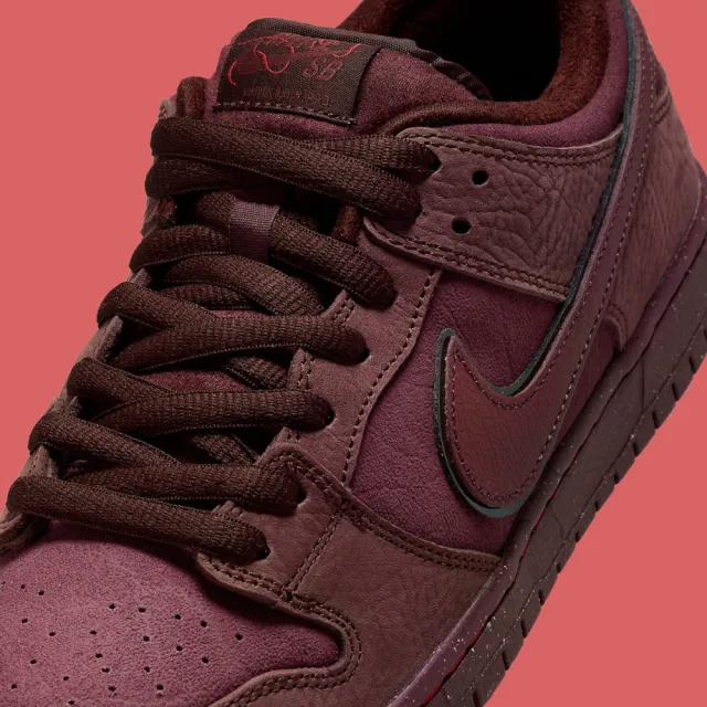 NIKE 耐吉】休閒鞋NIKE SB DUNK LOW VALENTINE DAY 情人節酒紅男款