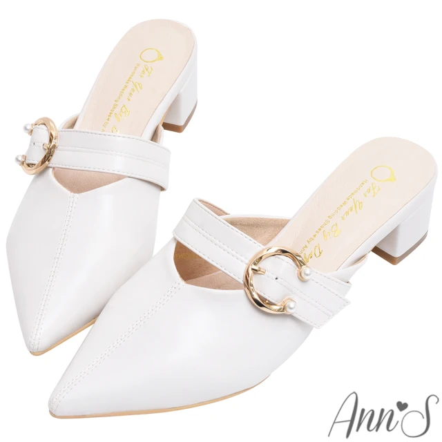 Ann’SAnn’S 優雅珍珠金釦-立體車線V口穆勒低跟尖頭鞋4cm(米白)