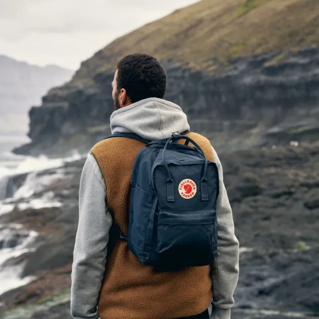 【Fjallraven】Kanken Laptop 17吋筆電後背包 小狐狸 瑞典 北極狐 狐狸包 空肯包 書包 FR23525(大容量)