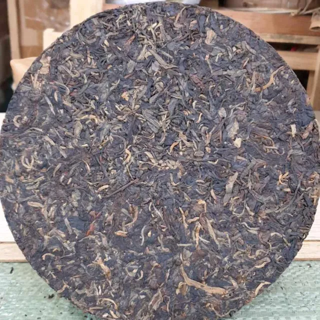 【盛嘉源】訂製茶 八中中茶省公司 乾倉 鐵餅 薄棉紙 1999年(普洱茶   生茶 357g)