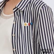 【MYSHEROS 蜜雪兒】長版襯衫上衣 經典條紋設計 胸口彩色鈕釦裝飾(藍)