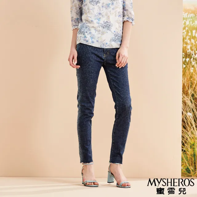 【MYSHEROS 蜜雪兒】高含棉牛仔長褲 前釦拉鍊後鬆緊 水鑽裝飾(藍)
