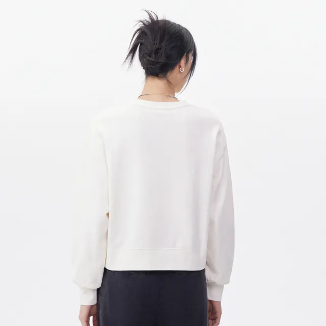 【Dickies】女款米白色純棉Dickies設計刺繡寬鬆落肩短版大學T｜DK011604C48