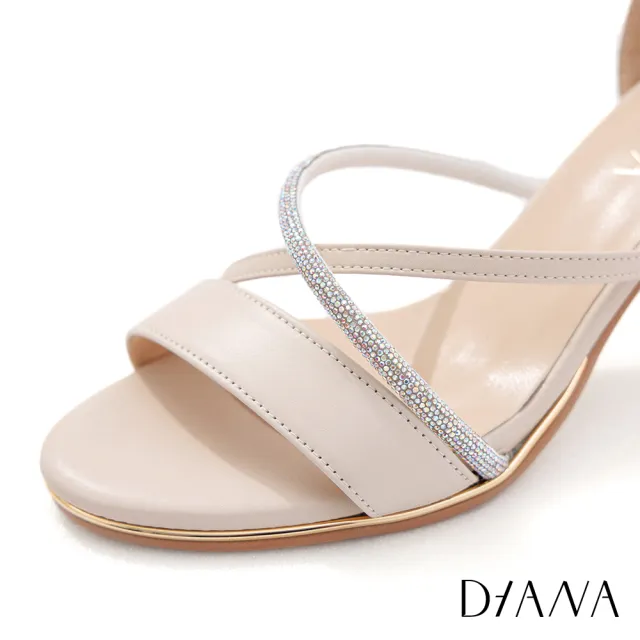【DIANA】DIANA 6.5cm質感牛皮X水鑽經典復刻幾何交織環踝高跟羅馬涼鞋(細緻米白)