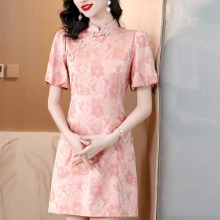 【ALICAI 艾麗彩】古典橘粉花朵印花旗袍領短洋裝(S-2XL)