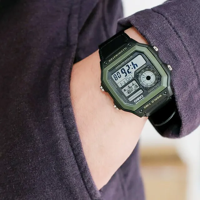 【CASIO 卡西歐】AE-1200WHB 空中飛人 迷彩方形 世界地圖 多時區 電子錶 膠錶 手錶(防水100米)