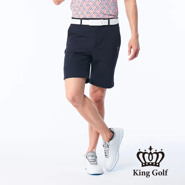 【KING GOLF】實體同步款-男款圖騰LOGO印圖剪裁彈性短褲/高爾夫球褲(丈青)