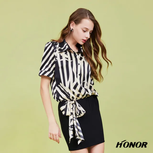 【HONOR 山形屋】出清品 翻領排釦綁帶不規則條紋洋裝(限定出清)