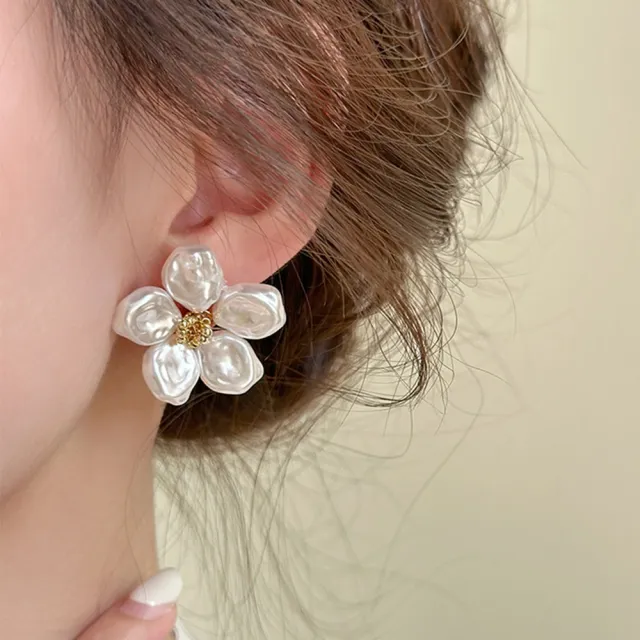 【Emi 艾迷】夏日花朵巴洛克不規則珍珠925銀針耳環