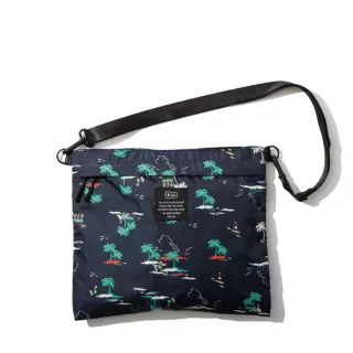 【KIU】交換禮物 日本 原廠貨 中性 300D SACOCHE LARGE 隨身袋 健行/生活/旅行 度假勝地(K10