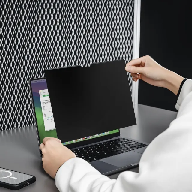【MAGEASY】MacBook Pro 16吋 GUARD 磁吸式防窺膜(支援2023 M3晶片)