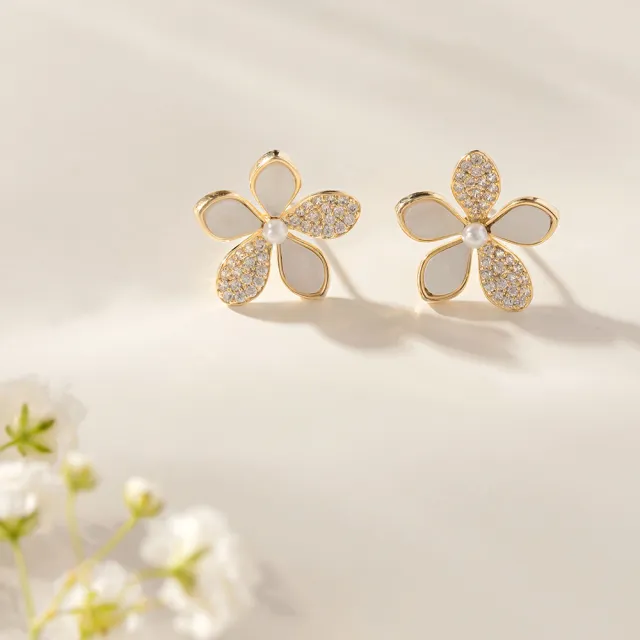 【OB 嚴選】珍珠鋯石花朵925銀針耳環 《XA356》