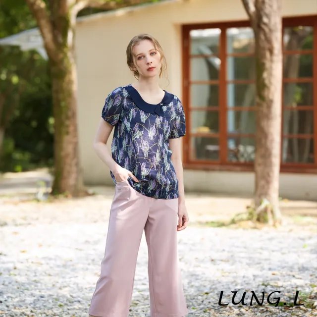 【LUNG.L 林佳樺】LP64A藍色印花造型領棉質短袖上衣(加大尺碼 女裝)
