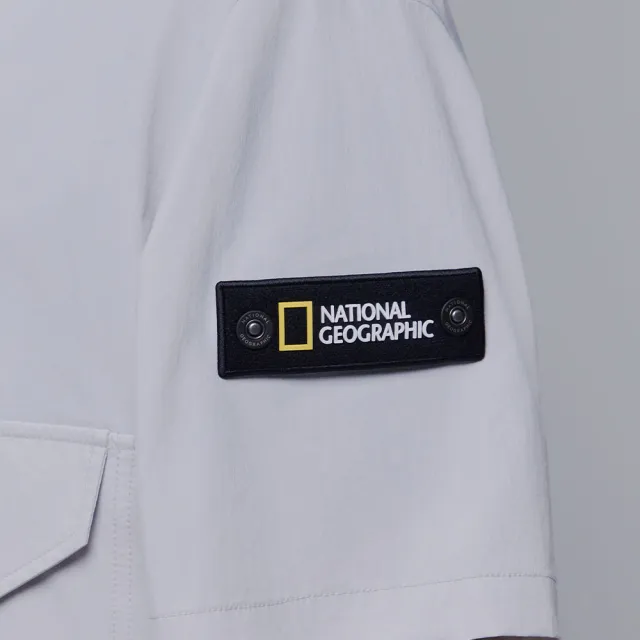 【National Geographic 國家地理】男女同款ADELIE輕量平織短袖防風上衣-灰色(高防曬力材質/舒適涼爽/短袖)