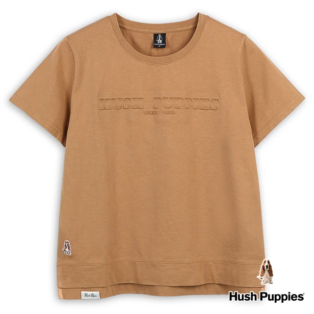 Hush Puppies 女裝 上衣 素色品牌英文凹凸鋼模刺繡小狗短袖上衣(淺咖啡 / 43210103)