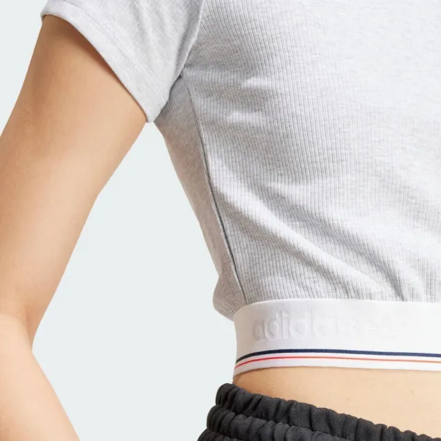 【adidas 愛迪達】CS RIB SS Tee 女 短版 短袖 上衣 運動 休閒 三葉草 羅紋 淺灰(IS2318)