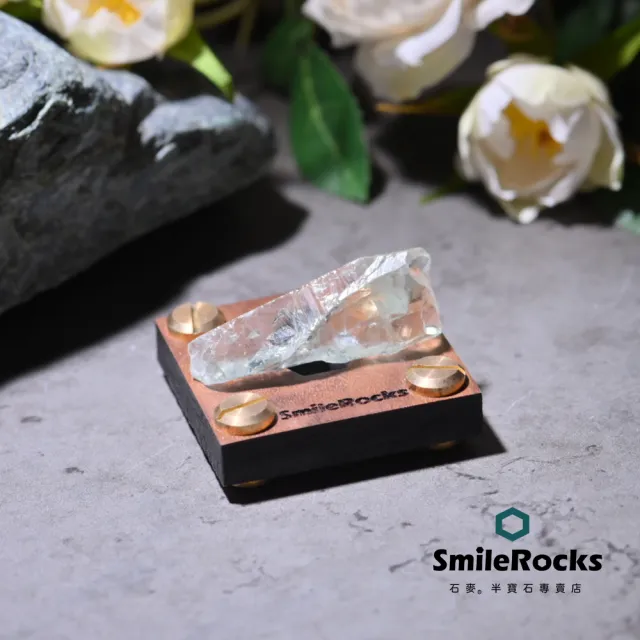 【SmileRocks 石麥】綠水晶半拋隨形No.043820412(附SmilePad 4.5X4.5底板)