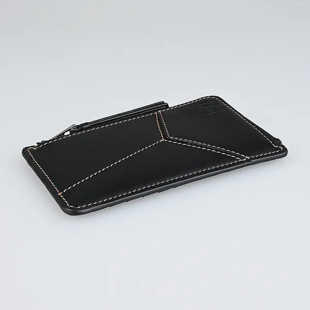 【LOEWE 羅威】LOEWE PUZZLE壓印花紋LOGO幾何設計小牛皮6卡拉鍊卡片零錢夾(黑)