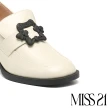 【MISS 21】精緻系學院風LOGO蝴蝶結飾釦牛油皮樂福高跟鞋(米白)