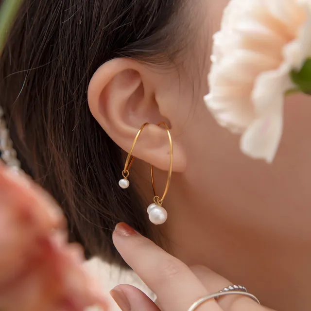 【Olivia Yao Jewellery】氣質甜美 不規則金環珍珠耳掛(Pollio Collection)
