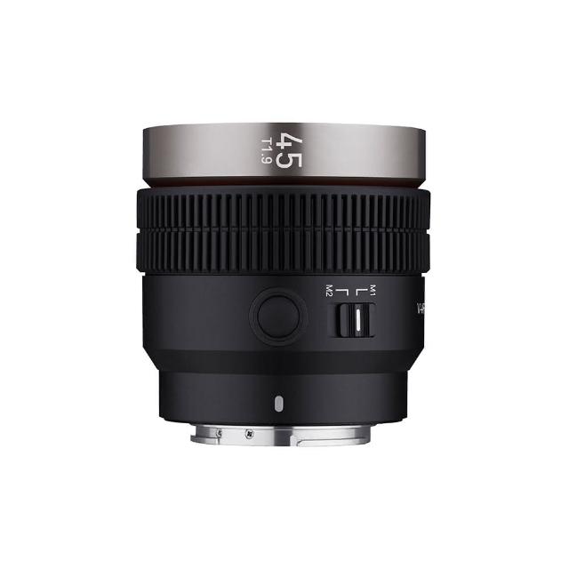SAMYANG V-AF 45mm T1.9 SAMYANG V-AF 45mm T1.9 是一款專為 SONY E-Mount 相機設計的標準定焦鏡頭,採用 9 片光圈葉片設計,提供柔美虛化效果。濾光鏡尺寸 58mm,鏡頭重量僅 280g,輕巧便攜,適合攝影與影片創作。公司貨正品,享有 12 個月保固,完美捕捉日常與專業影像。
