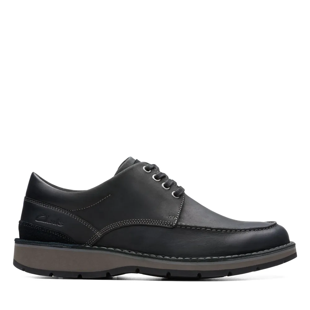 【Clarks】男鞋 Gravelle Low 日常穿搭輕量縫線設計寬楦綁帶休閒鞋(CLM74573C)