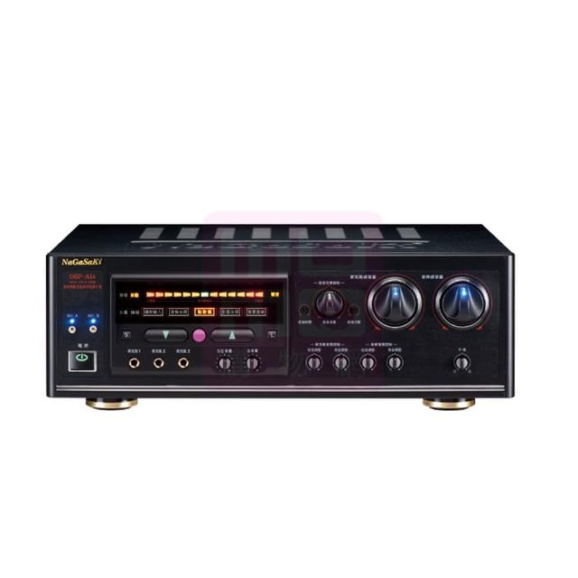 NAGASAKI DSP-A1 II 為臺灣原廠生產的專業2聲道數位訊號處理器，適合KTV、會議室或直播使用。尺寸高14.2cm x 寬44.5cm x 深35cm，重量僅10公斤，易於安裝。配備3組影像輸入、2組影像輸出、5組音訊輸入及2組音訊輸出，前3後2麥克風6.3插孔，支援精準音訊調整。附贈搖控器及說明書，110V電源供應，1年保固，BSMI許可字號R51327。無WiFi及藍芽，專注穩定音效處理，提升您的音訊體驗。