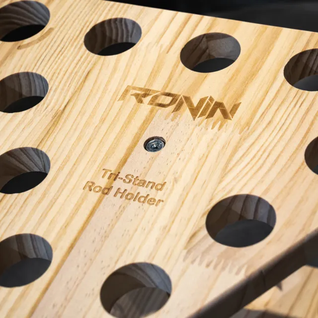 【RONIN 獵漁人】三角實木置竿架 Tri-Stand Rod Holder(適用於大多數釣竿 簡易組裝 高品質松木材質)